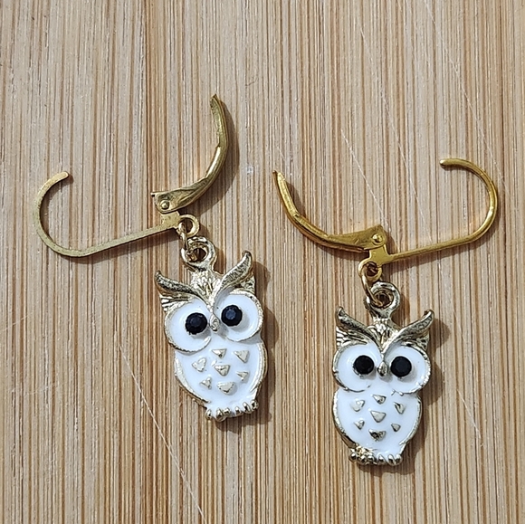 Hand Crafted Gold and White Owl Earrings Pierced Lever Back Enamel - Picture 6 of 7